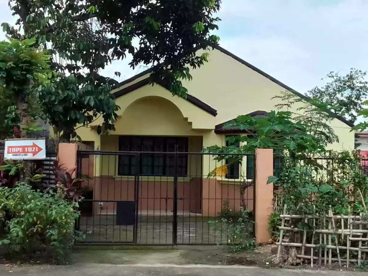 house and lot — House and Lot in Bacolod, Negros Occidental, Philippines — Photo 3
