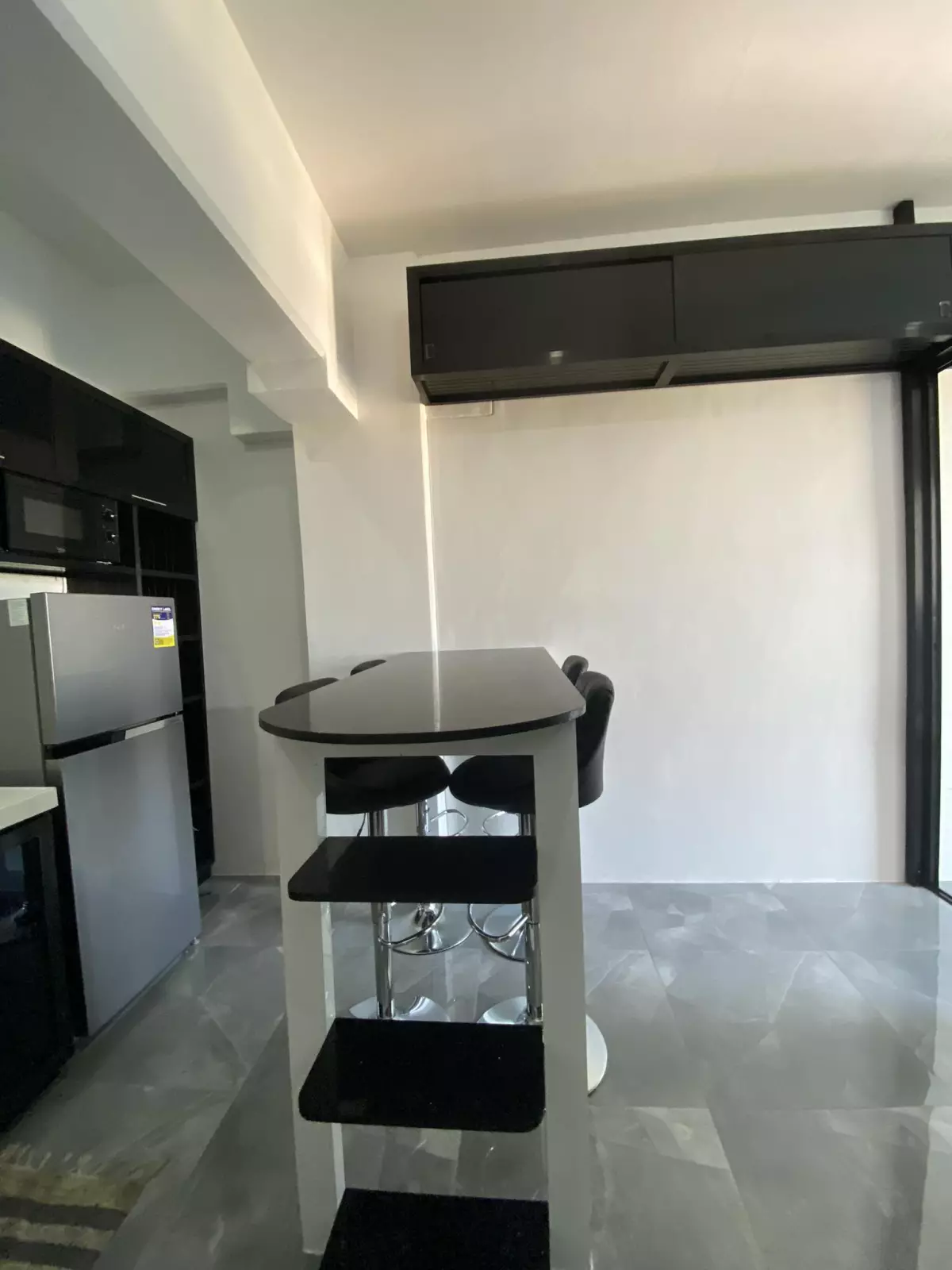 Open photo 16 of 21 — Royal oceancrest 1 bedroom condominium fully funished unit