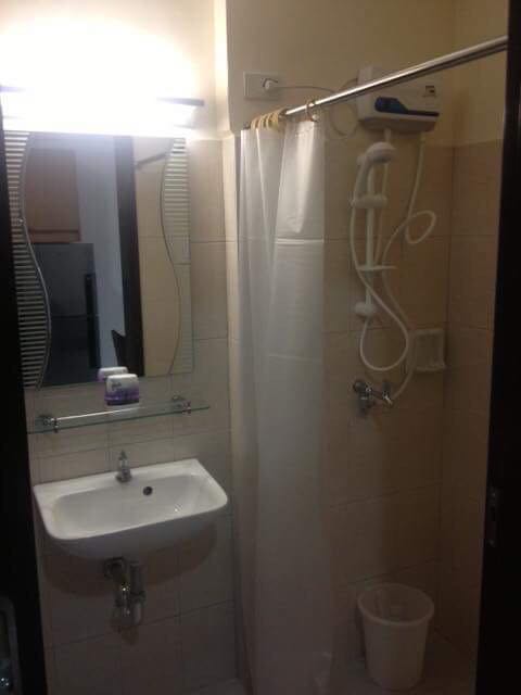 CONDO UNIT FOR SALE AT RAMOS TOWER, CEBU CITY - photo 6