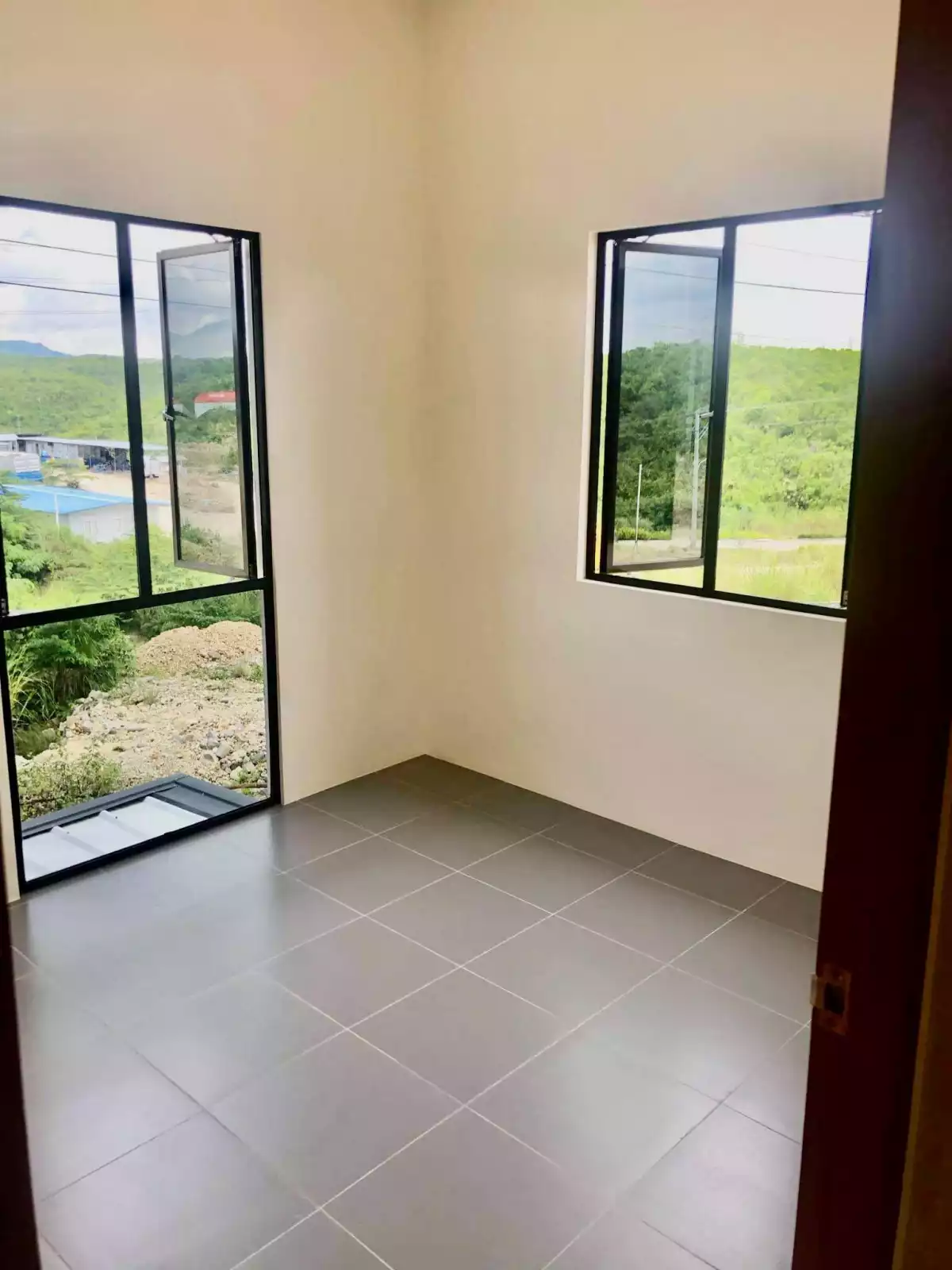 For Assume House and Lot in AMOA by AboitizLand  - photo 7
