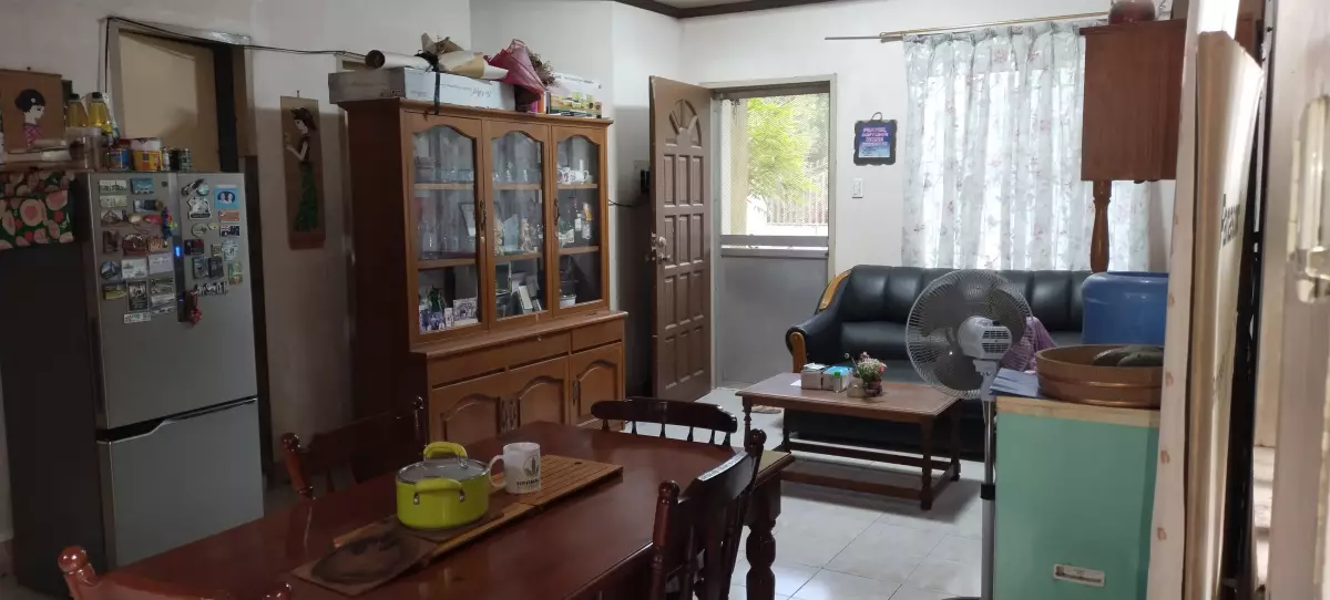 Open photo 11 of 11 — House&lot / commercial