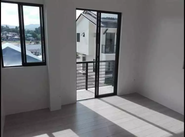 RFO SERENIS SOUTH TOWNHOUSE FOR ASSUME  - photo 3