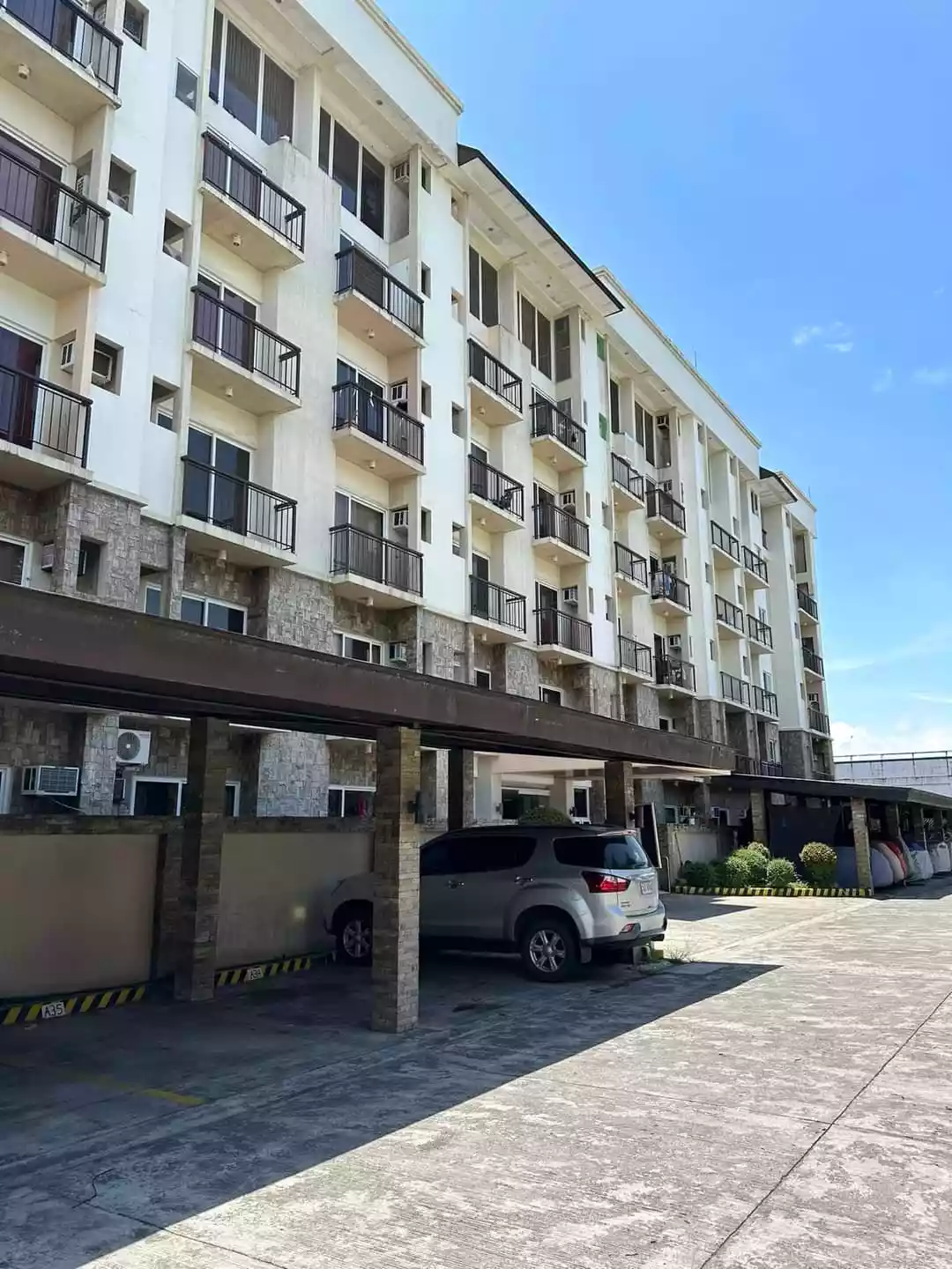 HI-Residences Condo — 1 Bedroom in Villamonte, Bacolod City, Negros Occidental — Photo 2