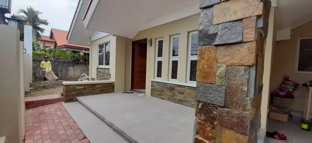 For Sale House and Lot in Talamban inside subd. - photo 2