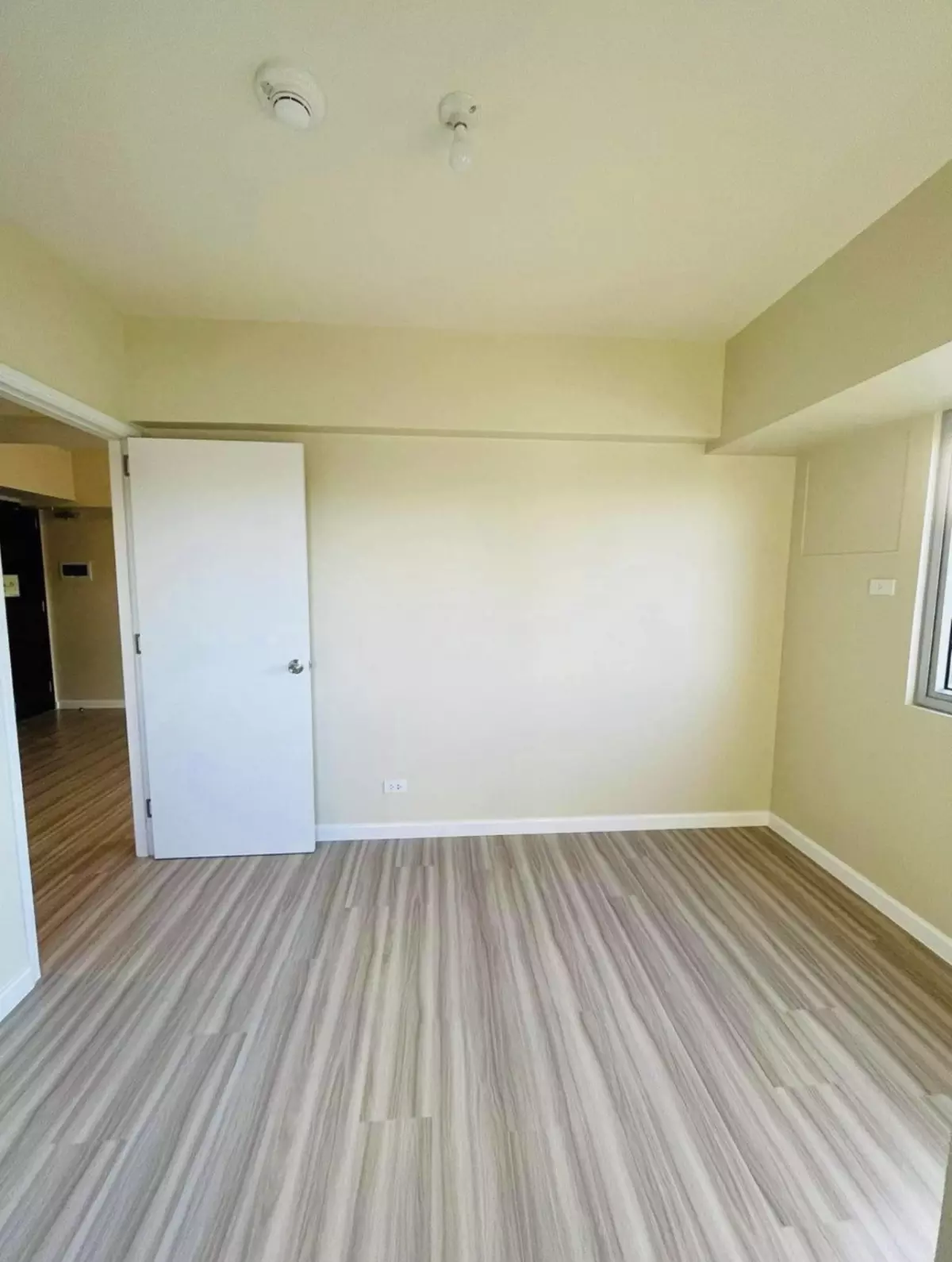 Brandnew 1BR Corner Unit in Avida Riala - photo 6