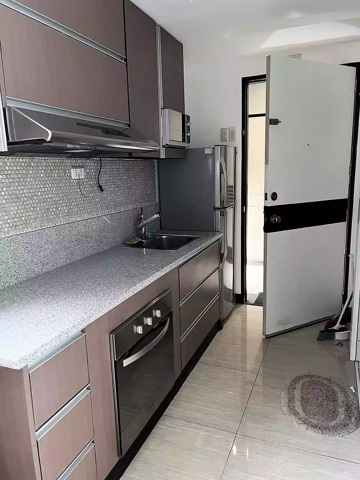 For sale  Studio type unit in Mandaue  Beside CDU — Studio in Larazabal Street, Mandaue City, Philippines — Photo 6