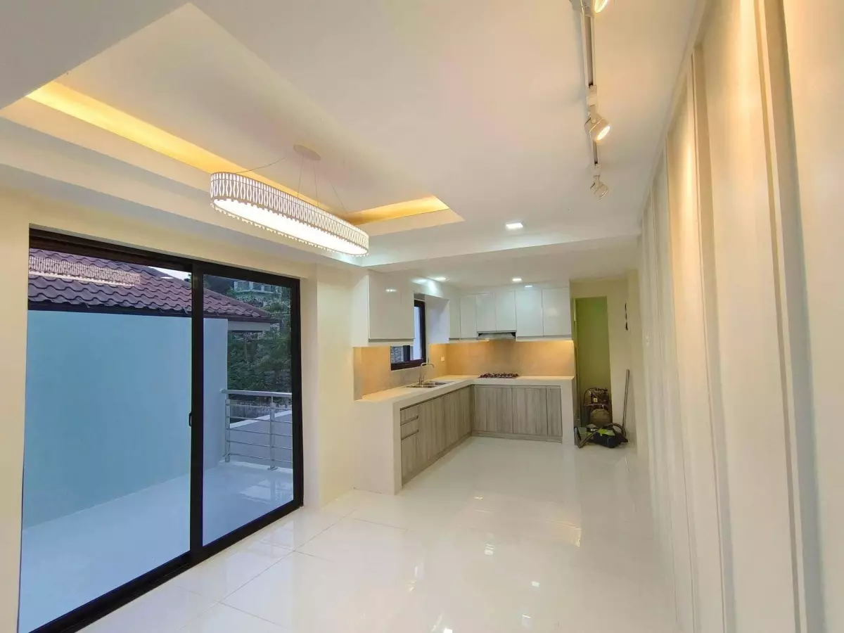3 STOREY HOUSE AND LOT IN METROPOLIS TALAMBAN — House and Lot in Upper Bacayan, Cebu City, Cebu — Photo 6