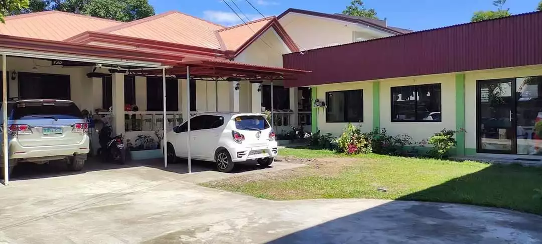 House and Lot with Warehouse FOR SALE - photo 3