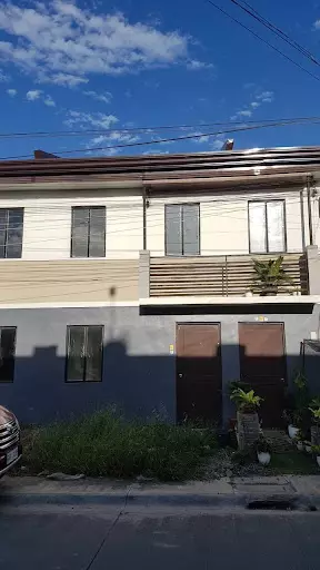FOR ASSUME: House and Lot in La Aldea del Mar--5 minutes away from CCLEX Exit in Lapu Lapu