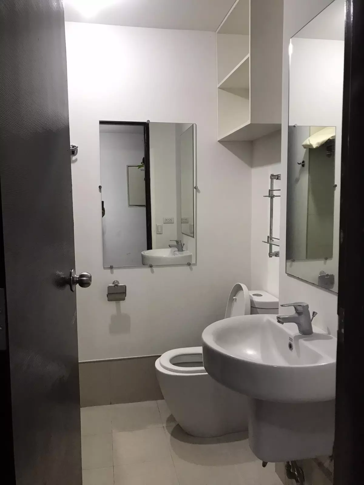 Studio Unit for Sale in  Abreeza Place — Studio in Poblacion District, Davao City, Davao del Sur — Photo 6