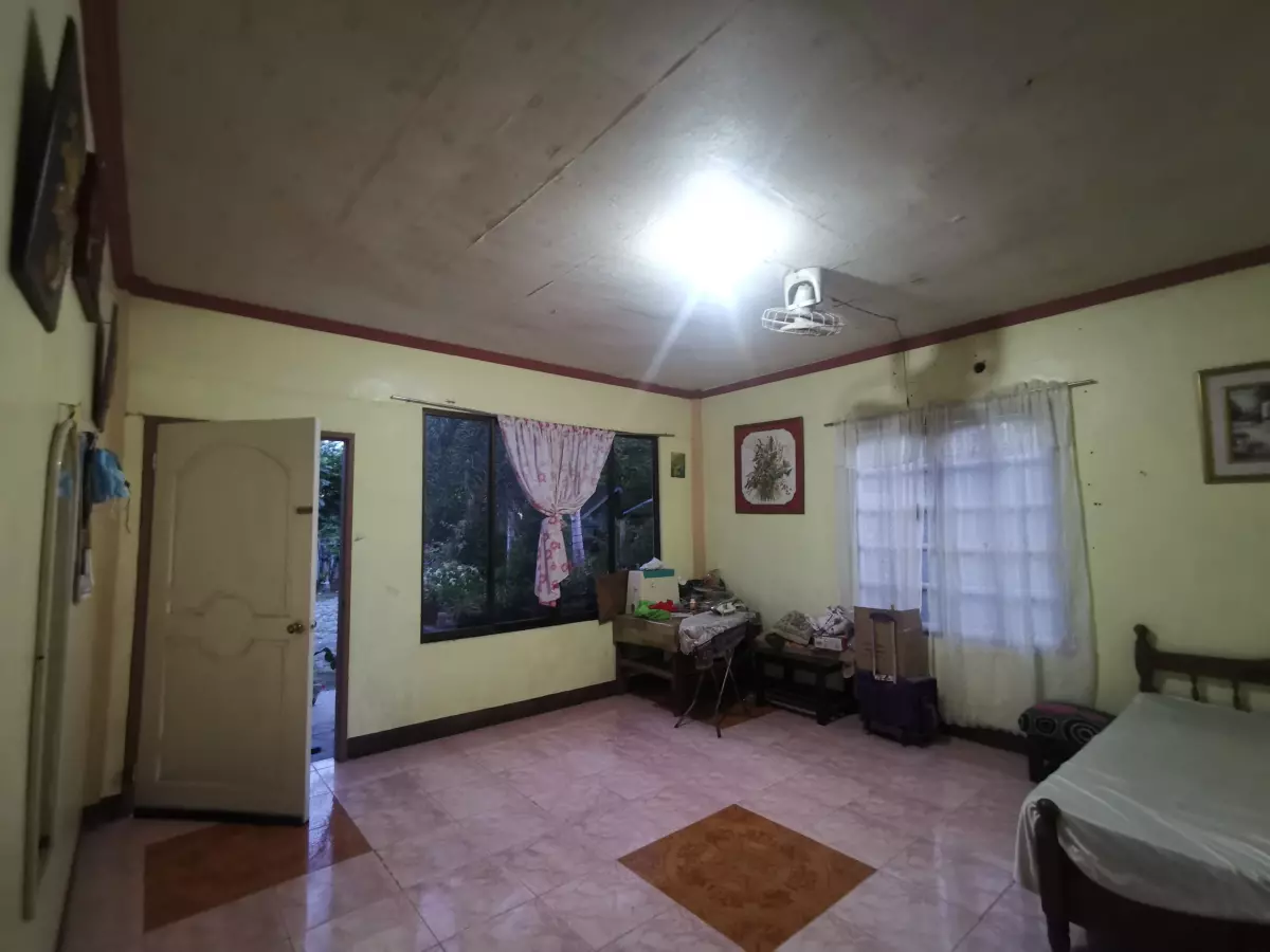 715sqm Six Bedroom House and Lot.  - photo 6