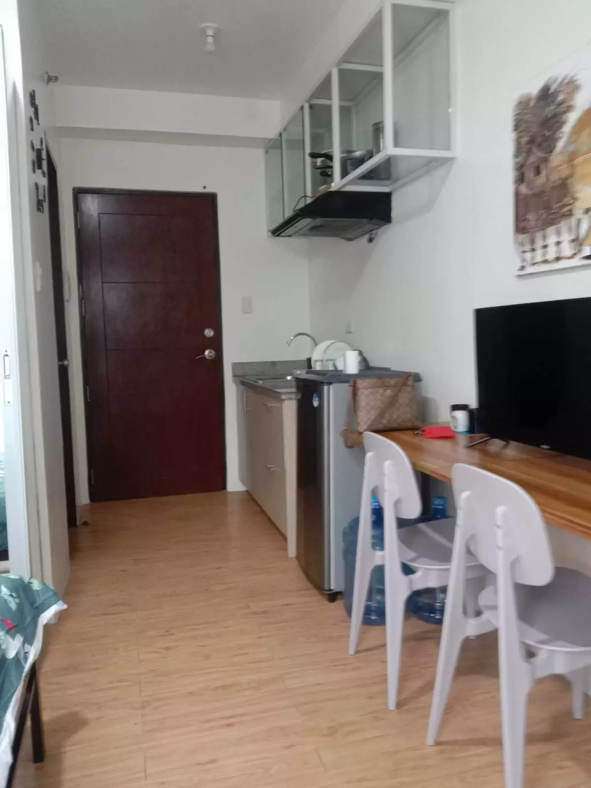Studio with balcony for Reny — Studio in Salinas Drive Extension, Cebu City, Philippines — Photo 3