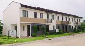 Open photo 12 of 14 — FOR ASSUME: House and Lot in La Aldea del Mar--5 minutes away from CCLEX Exit in Lapu Lapu