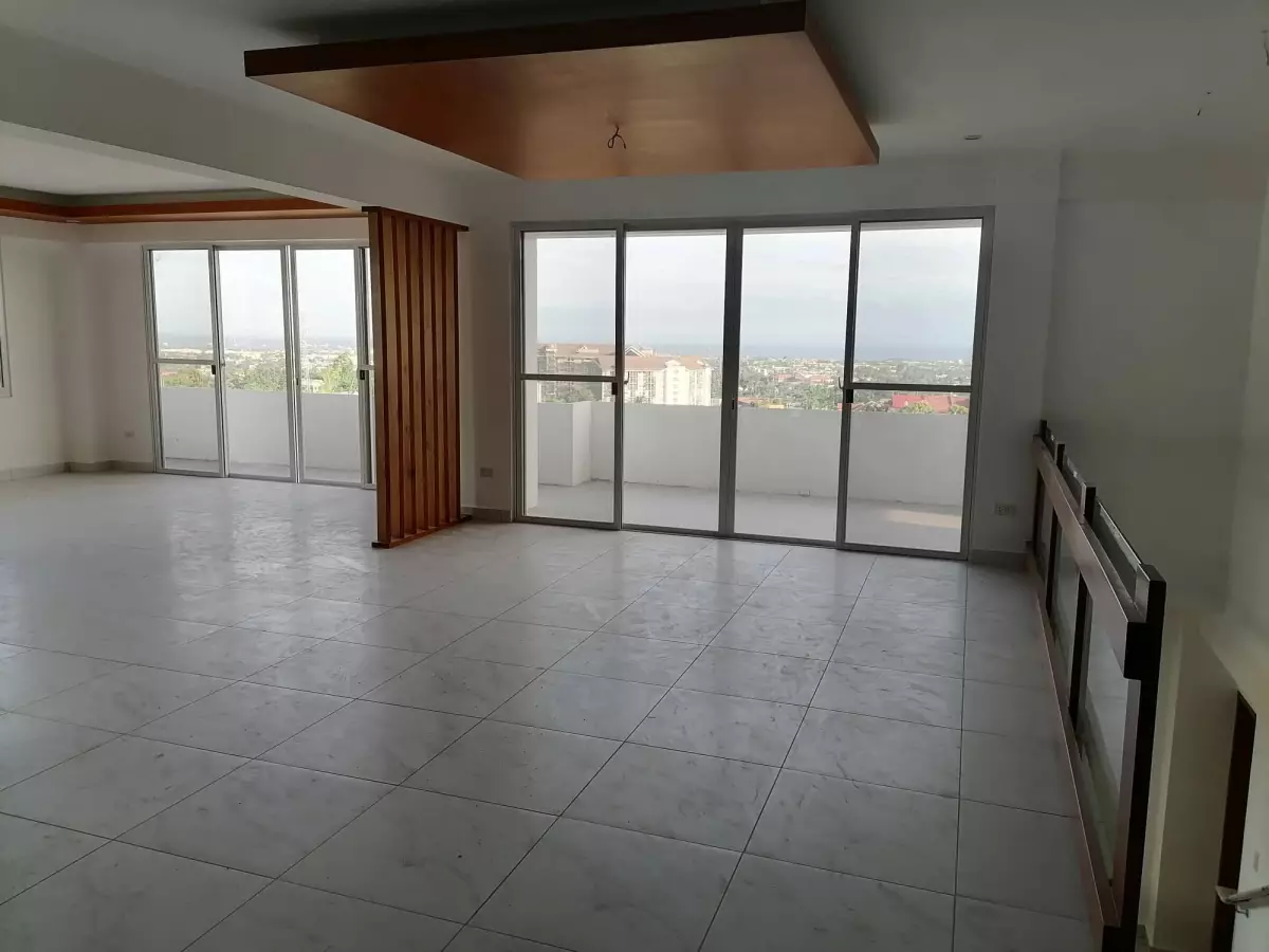Spacious Modern House in Talisay — House and Lot in Cebu, Philippines — Photo 4