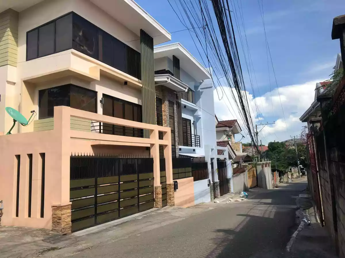 3 storey house For Sale At Banawa Forest Hills Cebu — House and Lot in Forest Hills Road, Cebu City, Cebu — Photo 2