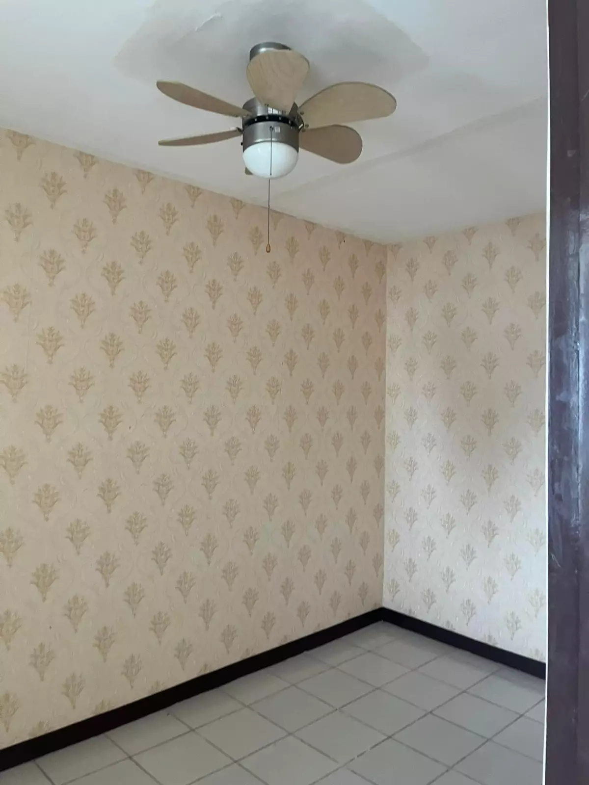 3 STOREY COMMERCIAL BUILDING  FOR SALE — Space in Cordova, Cebu, Philippines — Photo 6