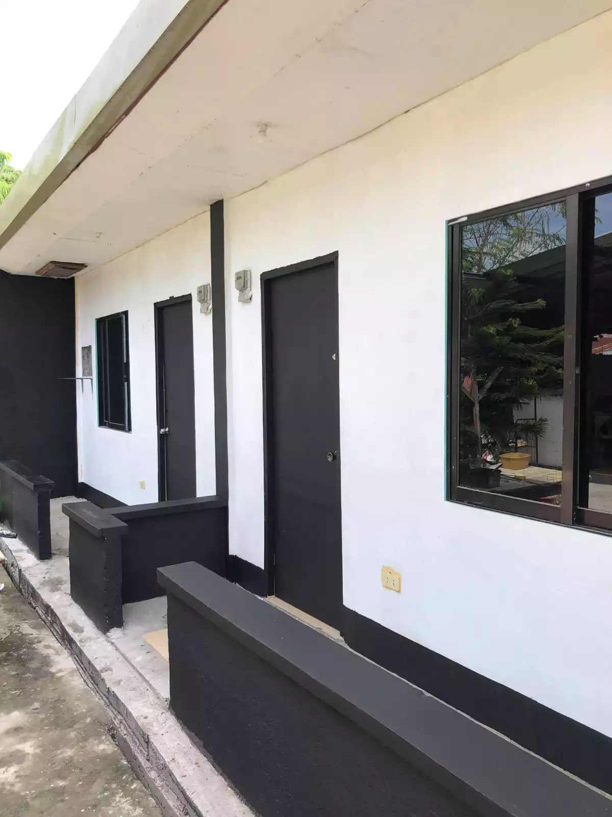 3 Bedrooms House and Lot with 3 Doors Studio Type Apartment at Calumpang — House and Lot in General Santos City, South Cotabato, Philippines — Photo 5