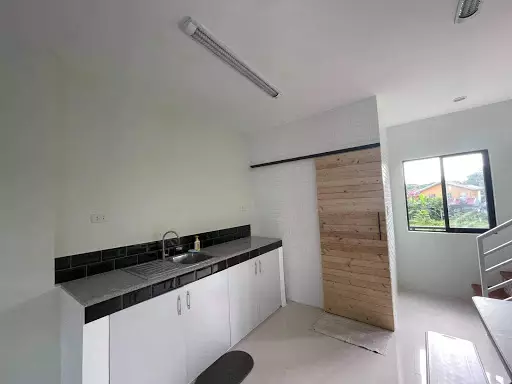 Open photo 17 of 26 — 3 Storey House and Lot in Talisay