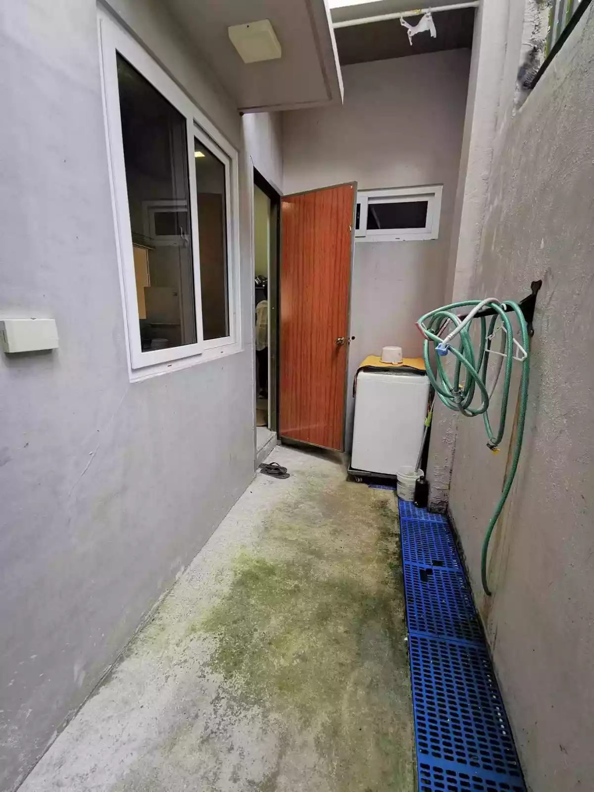 Open photo 16 of 31 — Fully Furnished Townhouse inside Subdivision near Mactan Newtown for Sale