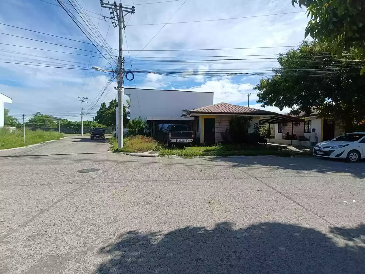 Bungalow House & Lot in Ajoya — House and Lot in Gabi Road, Cordova, Cebu — Photo 3