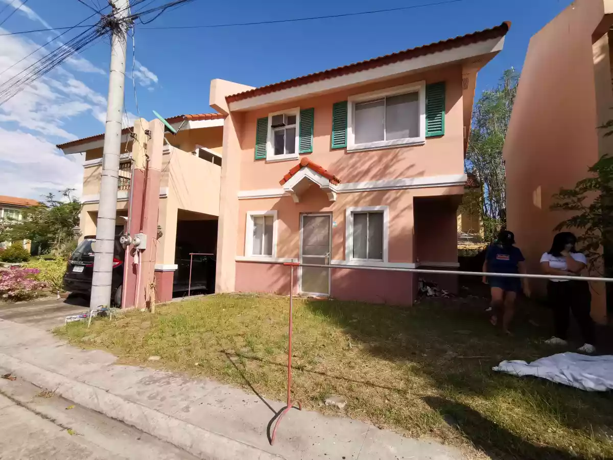 3 Bedrooms and 3 CR with Stockroom  - photo 2