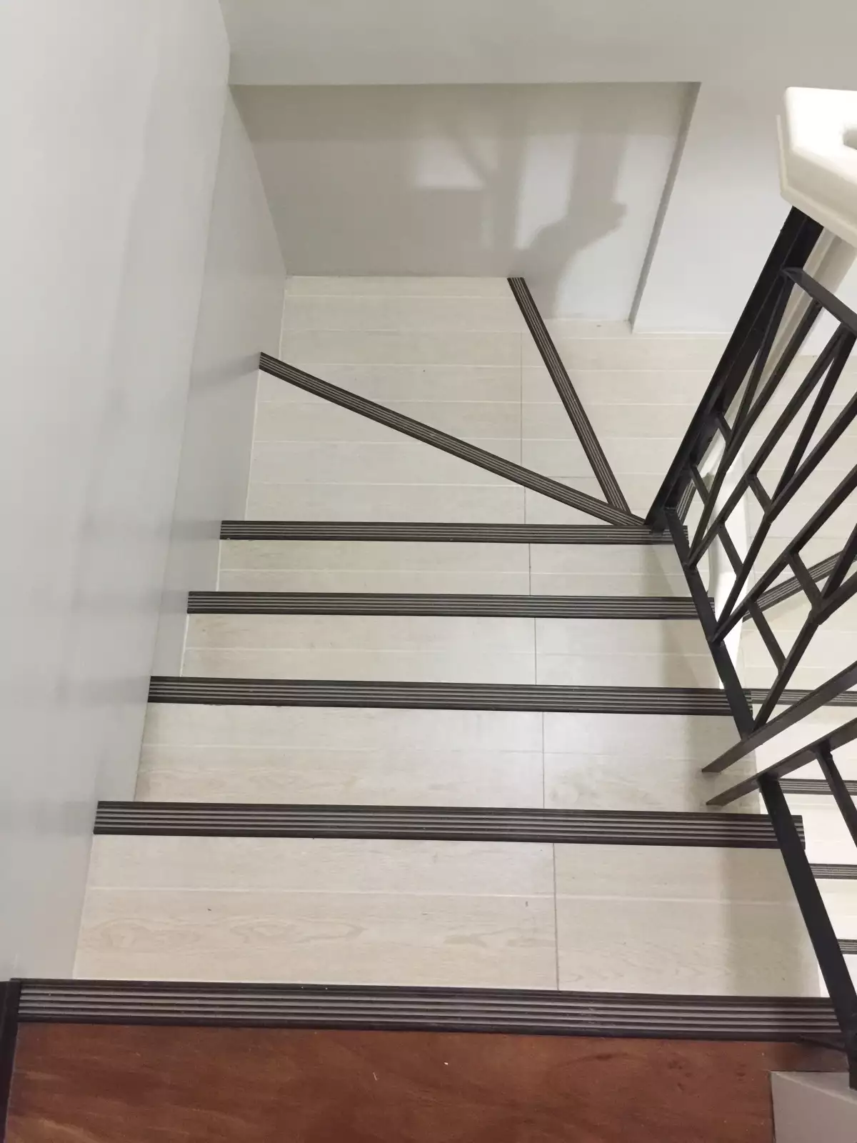 Open photo 16 of 20 — BF Homes Parañaque Townhouse