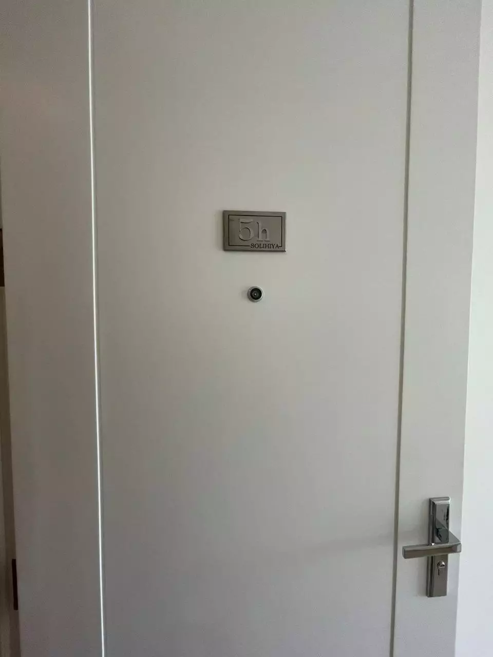 Open photo 11 of 18 — Semi Furnished Studio Unit at 32 Sanson by Rockwell Lahug Cebu City for Sale