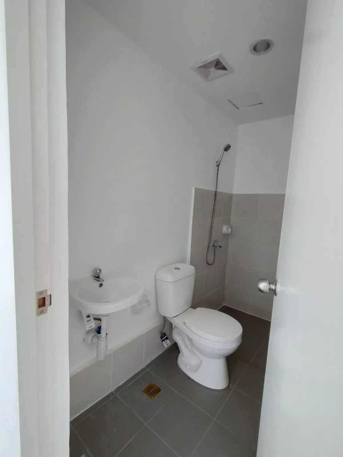 Studio Unit for SALE / ASSUME in Modena Townsquare Minglanilla - photo 7