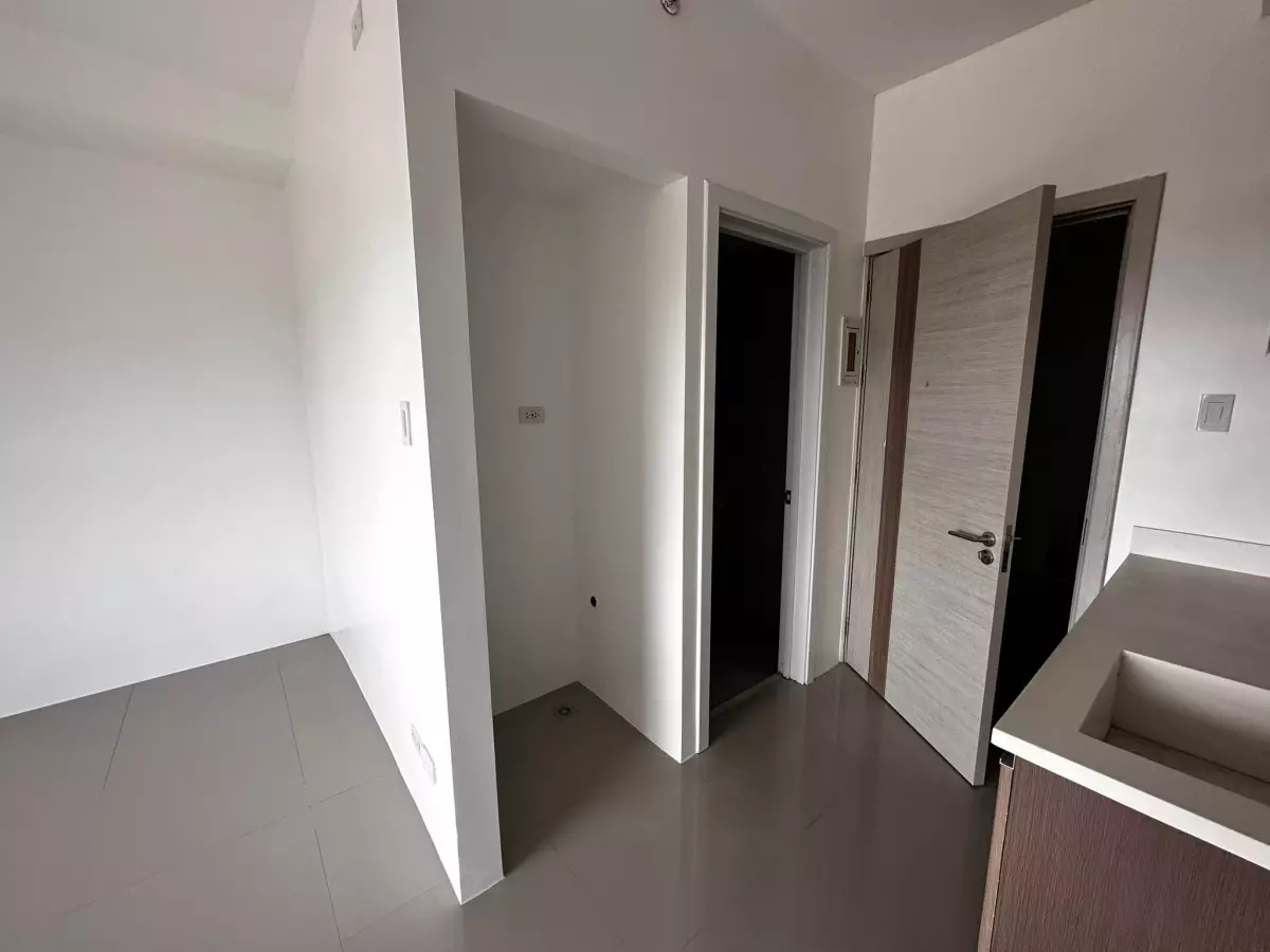 Brand new Studio unit in Jones Cebu City — Studio in Cebu City, Cebu, Philippines — Photo 6