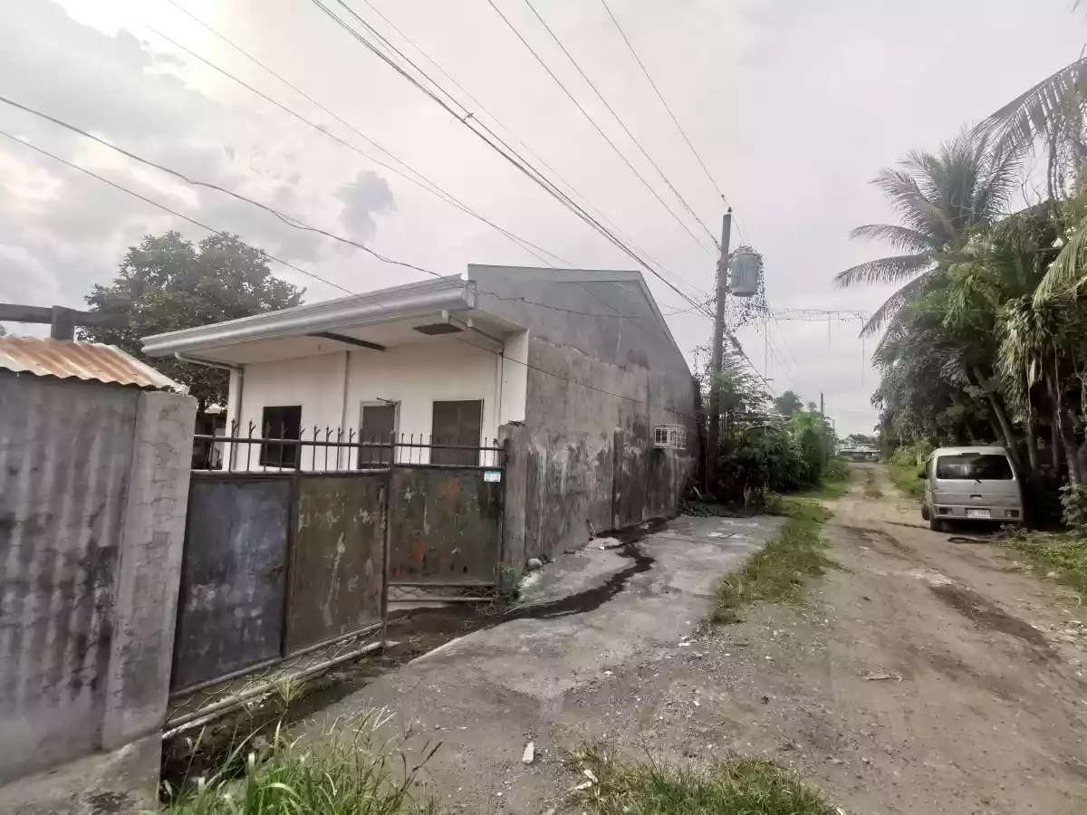 741sqm Commercial /Residential House and Lot with Office - photo 7