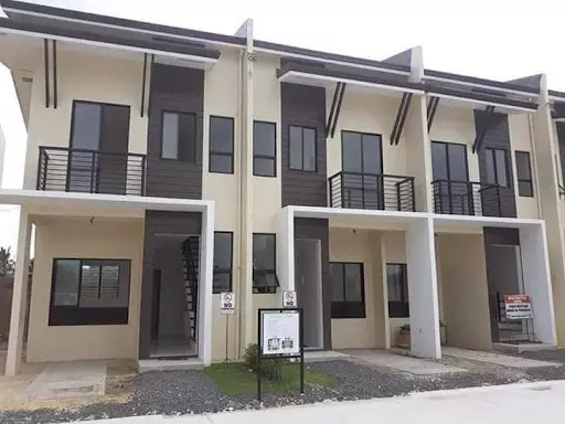 Mid unit townhouse for assume in serenis south