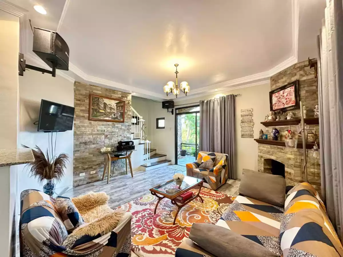 BRICKWALL HOUSE & LOT FOR SALE in Canyonwoods, Tagaytay