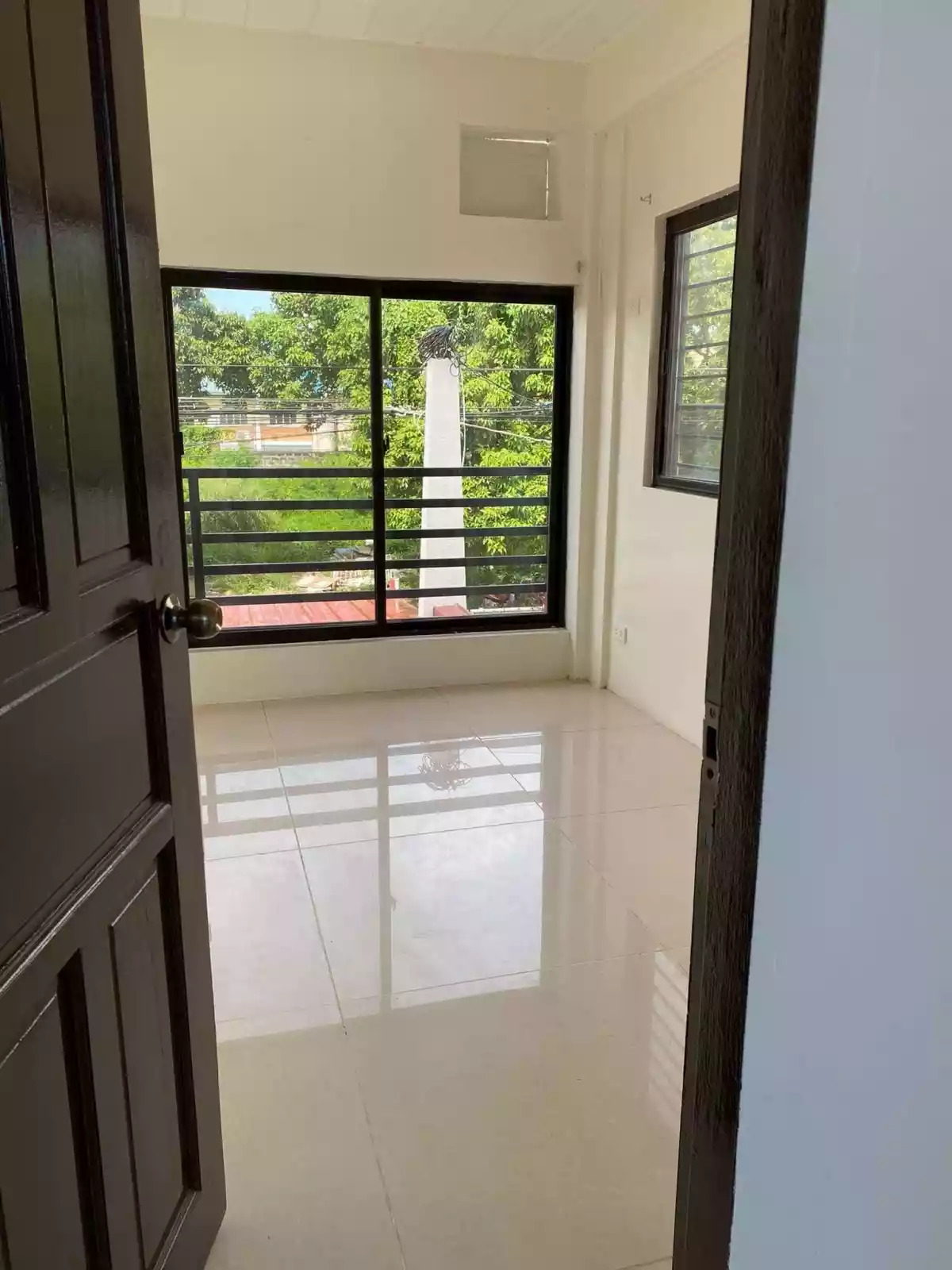 House and Lot With Commercial Space at BF Homes Las Pinas — House and Lot in ParaÃ±aque, Metro Manila, Philippines — Photo 4