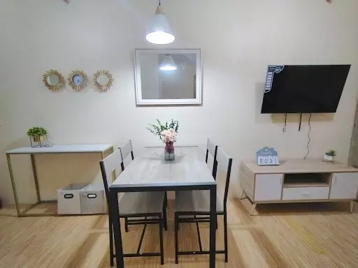 Brand new fully-furnished studio