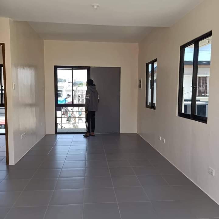 ASSUME HOUSE AND LOT IN AMOA SUBDIVISION  - photo 4