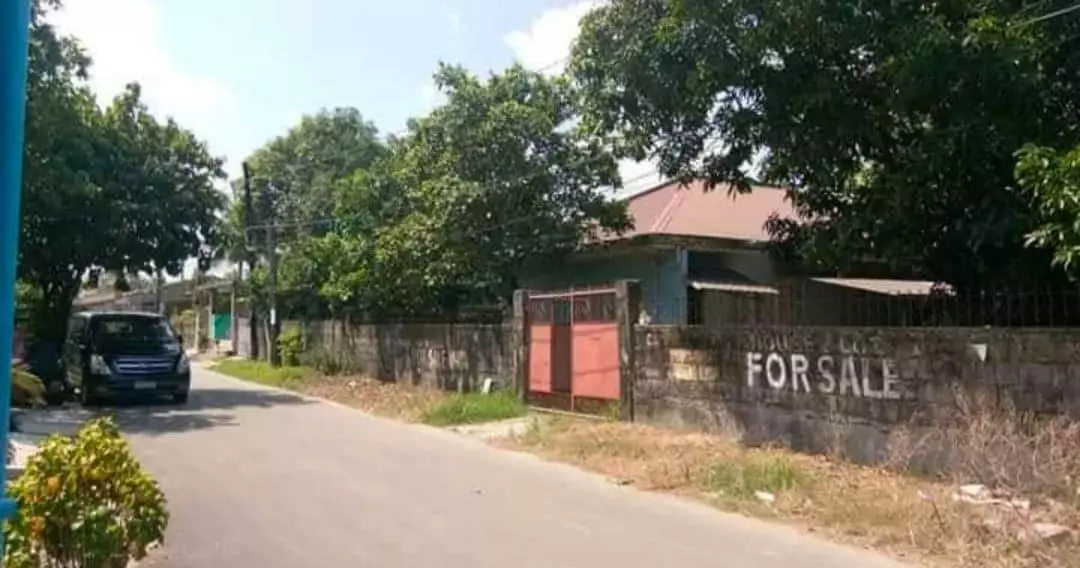 RUSH SALE!!  Residential/Vacation House 