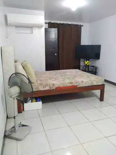 Semi furnished condo with balcony — Studio in Mandaue City, Cebu, Philippines — Photo 2