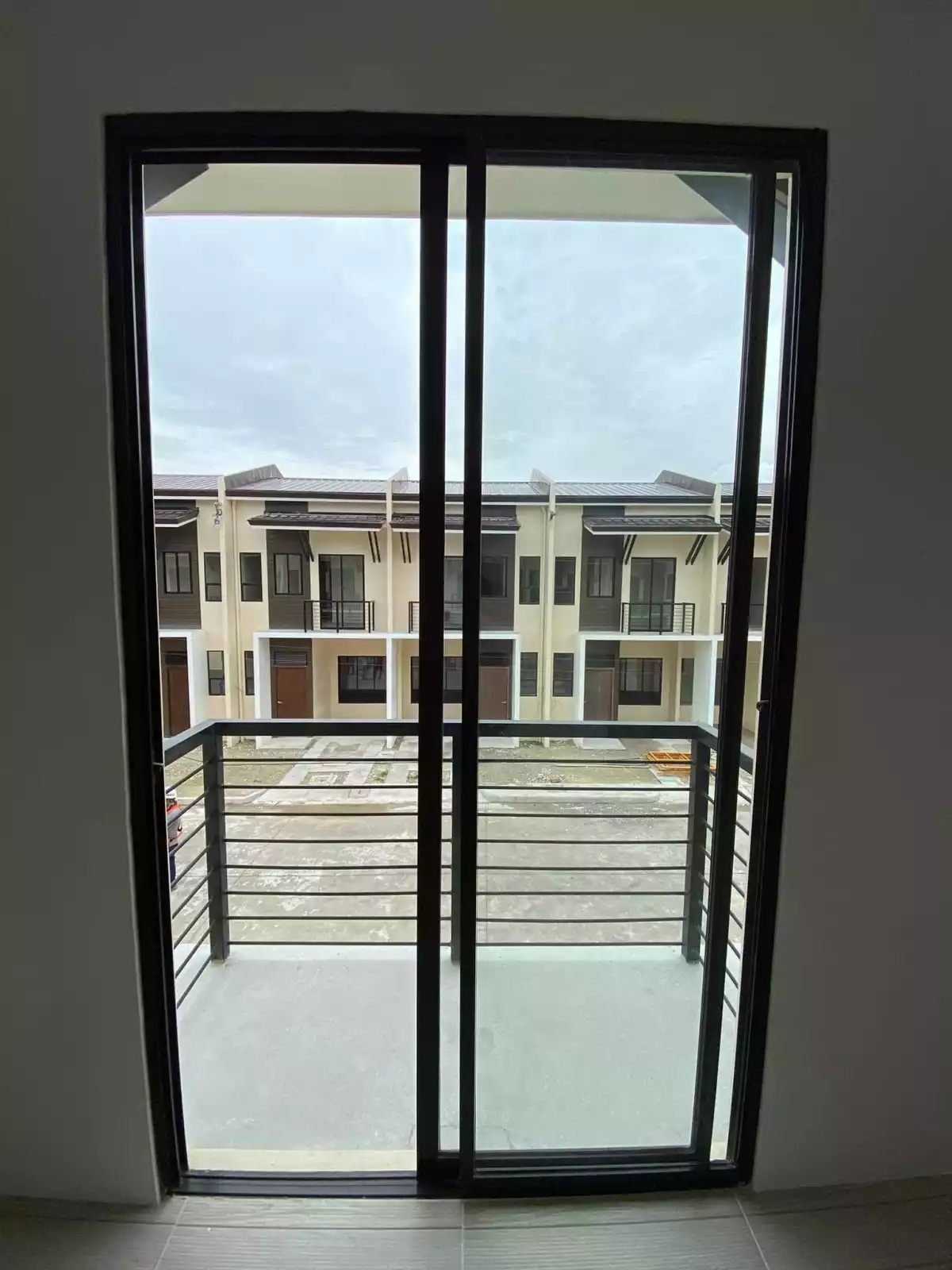 Serenis Townhouse End Unit for Assume