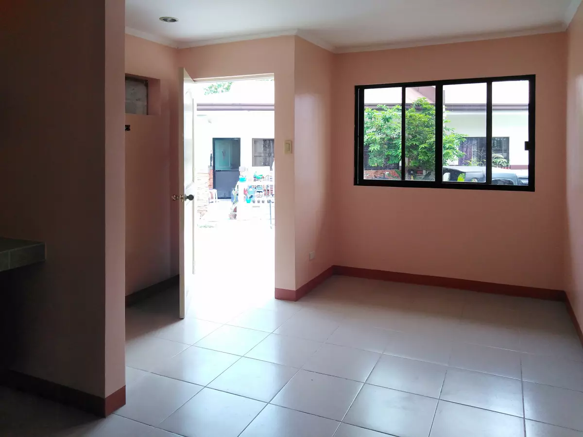 AFFORDABLE  HOUSE AND LOT IN MINGLANILLA, CEBU....2.8M DUPLEX  92 SQM. - photo 4