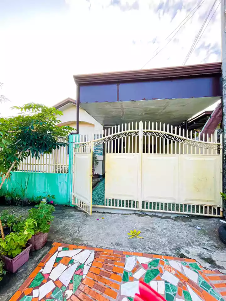 House and Lot For Sale NEAR SM UPTOWN - photo 3