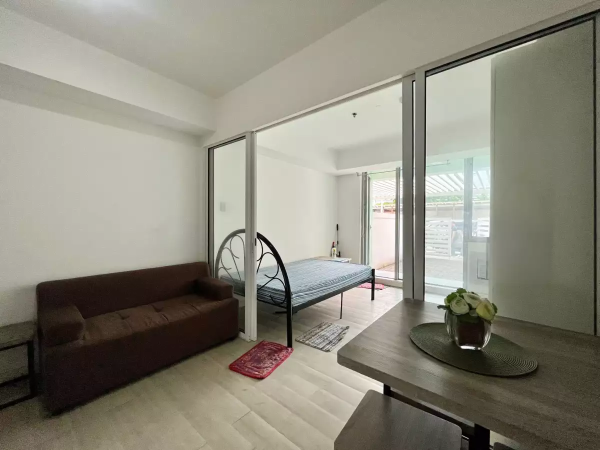AZURE URBAN RESORT RESIDENCES 1BR UNIT WITH GARAGE PARKING FOR RENT & SALE — 1 Bedroom in Azure Urban Residences, West Service Road, Parañaque — Photo 4