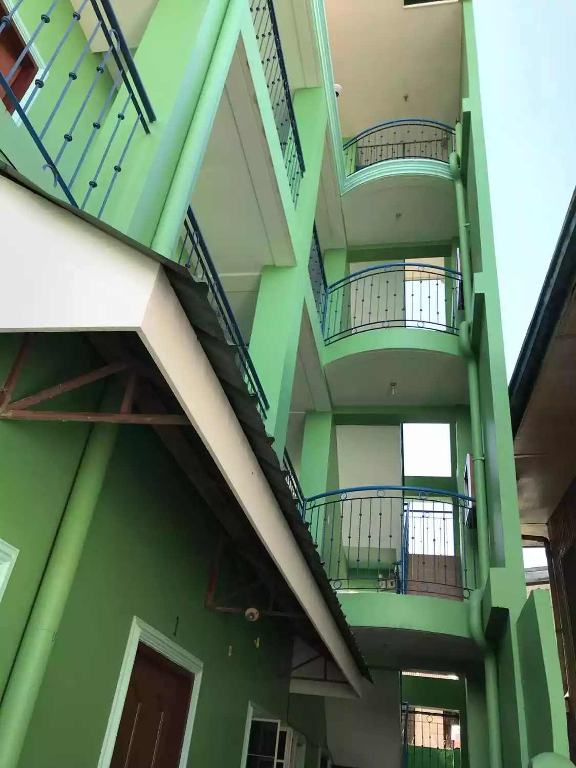 Open photo 13 of 15 — 4 Storey Apartment Building for Sale