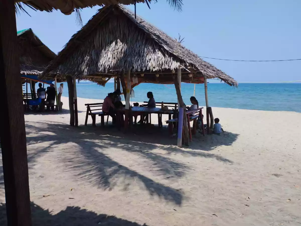 TITLED BEACH LOTIN SIPALAY — Beach Lot in Sipalay, Negros Occidental, Philippines — Photo 4