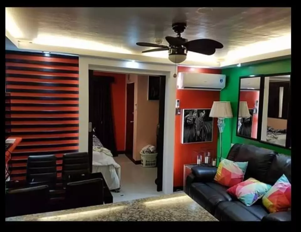 Fully Furnished 1 Bedroom Condo Unit with Parking - photo 3
