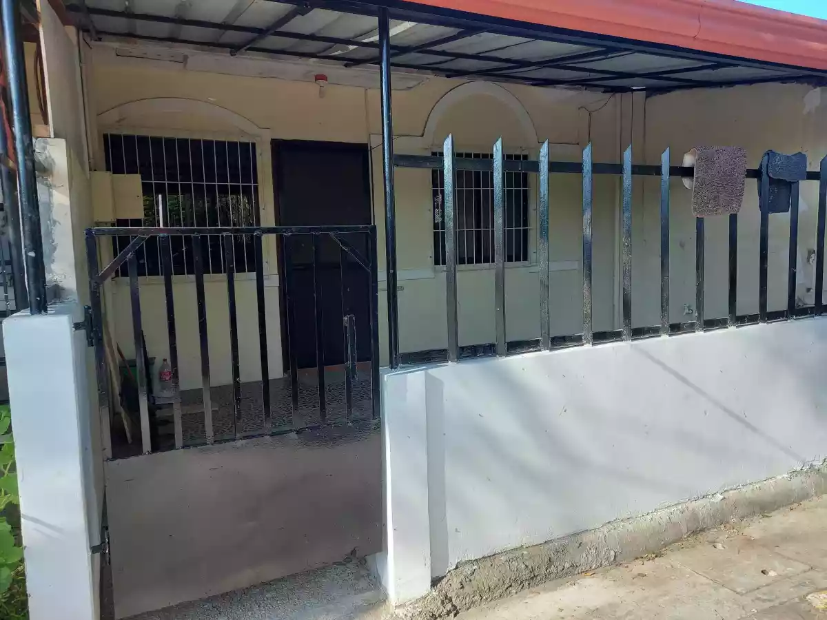 HOUSE AND LOT FOR SALE 