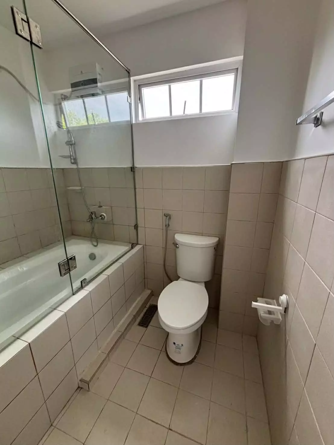 House and Lot for Sale Palacios Grande -4Br — House and Lot in Royal Palm Quatro, 16th street, Biking — Photo 2