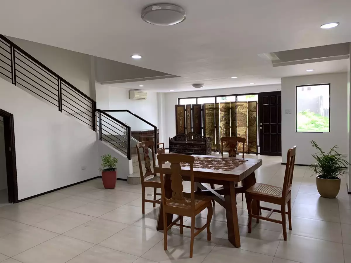 3 storey house fot rent in banilad - photo 3