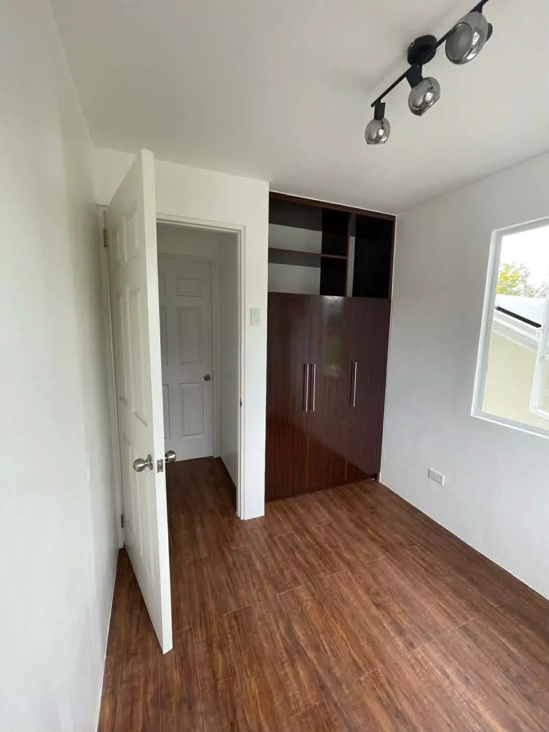 Open photo 17 of 21 — House and Lot for Sale Palacios Grande -4Br