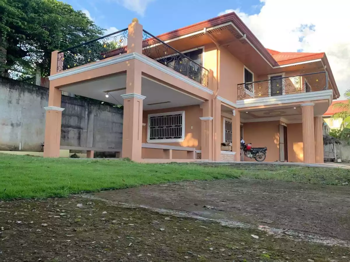 For Sale House and Lot in Naga  - photo 2