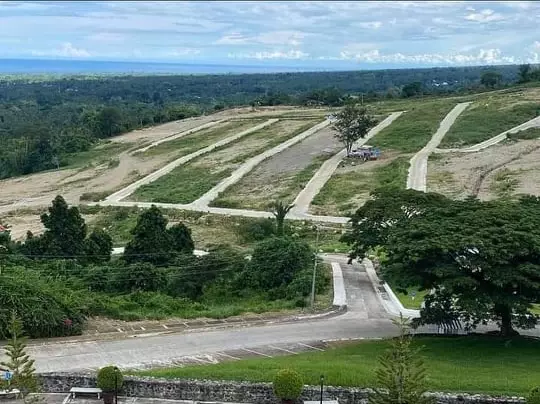 Overlooking Lot in a High End Subdivision FOR SALE — Residential Lot in Negros Oriental, Philippines — Photo 3